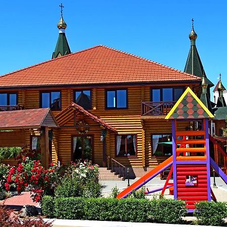 Hotel Комплекс Відпочинку Пампушка & Подушка Burlach'ya Balka Exterior foto