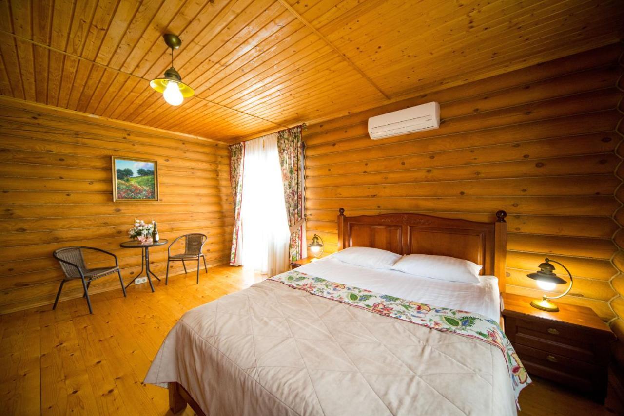 Hotel Комплекс Відпочинку Пампушка & Подушка Burlach'ya Balka Exterior foto